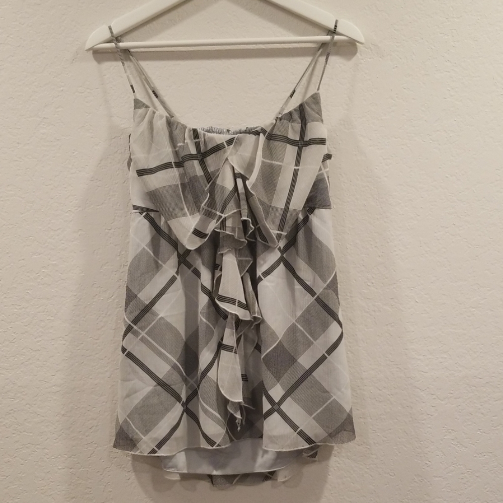 New BCBG Eneration Women Size M Open Back B&W Top